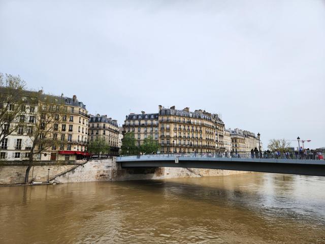 파리 센강의 모습.