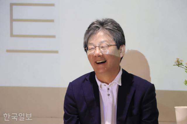 유승민 전 의원이 지난 11일 서울 강남구 한 카페에서 지지자 모임을 갖고 있다. 유승민 전 의원 측 제공