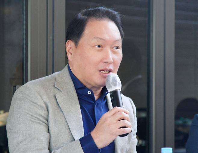 지난 2일 기자간담회에서 기자들의 질문에 답하는 최태원 대한상의 회장. /사진=대한상의 제공