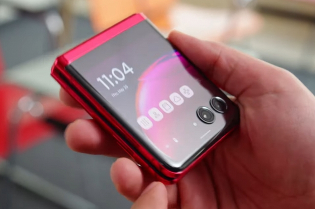 모토로라가 삼성 폴더블폰 경쟁제품으로 출시한 ‘레이저40 울트라’
