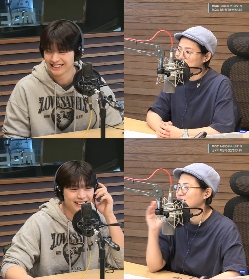 사진=왼쪽부터 육성재, 김신영/MBC FM4U ‘정오의 희망곡 김신영입니다’ 캡처