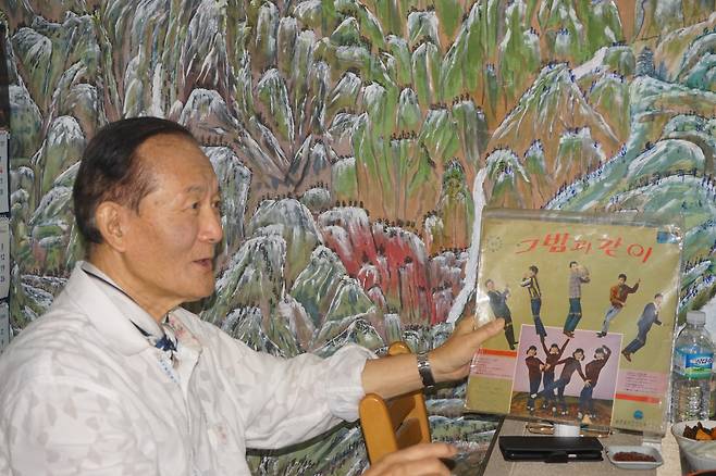 인터뷰하는 남석훈 사진은 2019년 당시. [박성서 대중음악평론가 제공. 재판매 및 DB 금지]