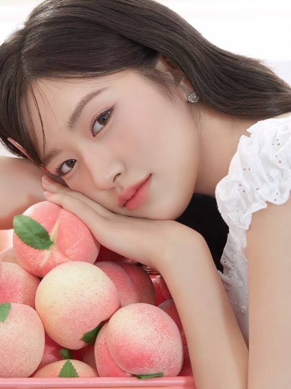 클리오 2024 SS '후로페샤날 청과 에디션' 모델컷. 클리오 제공