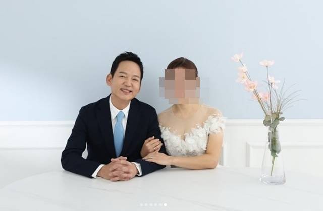 가수 출신 벤츠 딜러 김민우가 공개한 웨딩사진. 사진|김민우 SNS