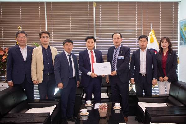 ▲새만금 메가시티 공약 이행 촉구ⓒ군산시의회