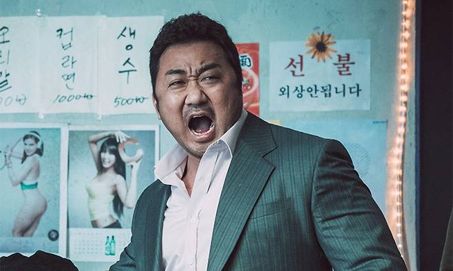 영화 ‘범죄도시 4’가 1000만 관객을 돌파하며 한국 영화 시리즈 최초로 ‘트리플 천만’을 달성했다. 사진은 ‘범죄도시’ 시리즈의 기획·제작·주연을 한 마동석.