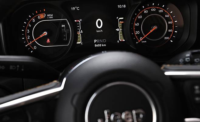 지프 랭글러 사하라 파워탑. 김학수 기자