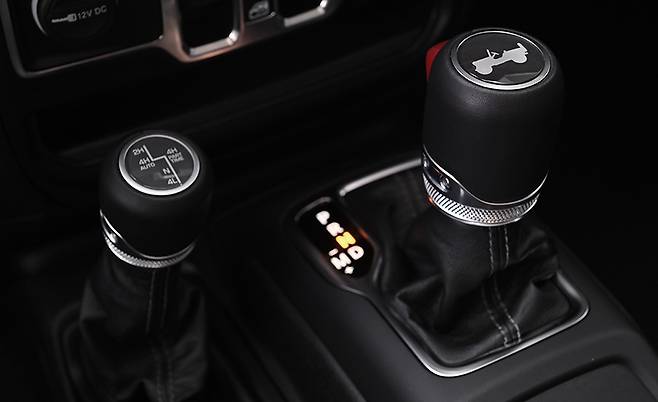 지프 랭글러 사하라 파워탑. 김학수 기자