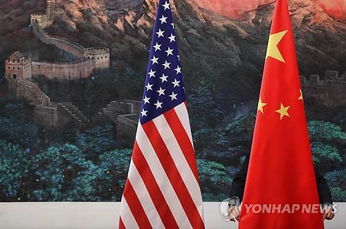 미국 및 중국 국기 [EPA 연합뉴스 자료사진]