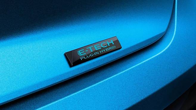 르노 라팔 E테크 4x4