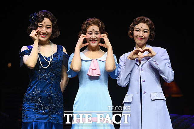 블루 역의 배우 이아름솔과 김소향, 박은미(왼쪽부터).
