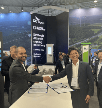 옴 샨커 길바코 부사장과 신정호 SK시그넷 대표 (사진=SK시그넷)