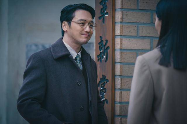 변요한은 여러 작품을 통해 넓은 연기 스펙트럼을 증명해 왔다. 그는 '삼식이 삼촌'에서도 섬세한 표현력을 뽐냈다. 월트디즈니 컴퍼니 코리아 제공