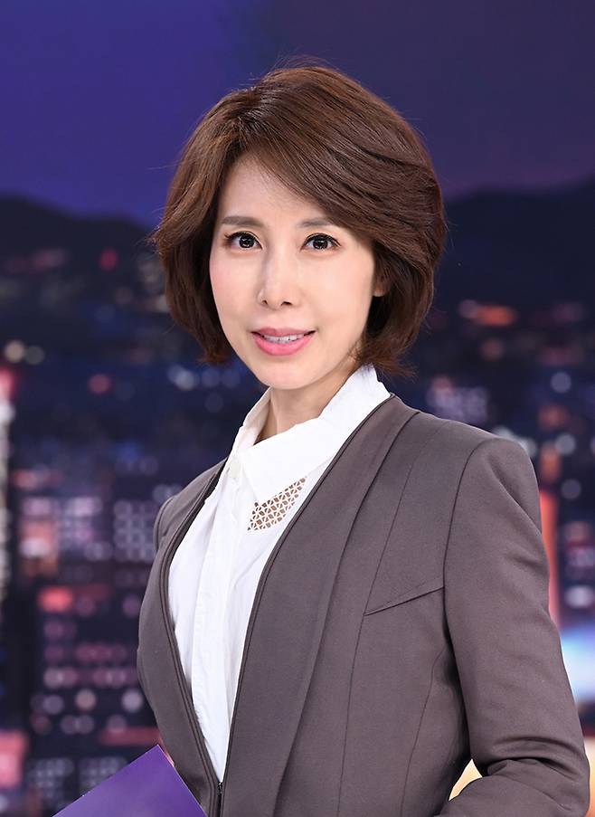 KBS '경제콘서트'를 진행하는 이윤희 기자. /KBS 제공