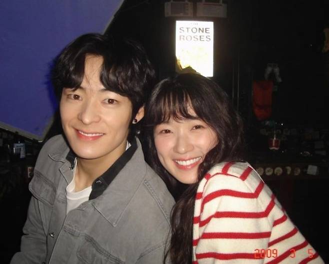 사진=왼쪽부터 배우 송건희, 김혜윤/송건희 소셜미디어 캡처