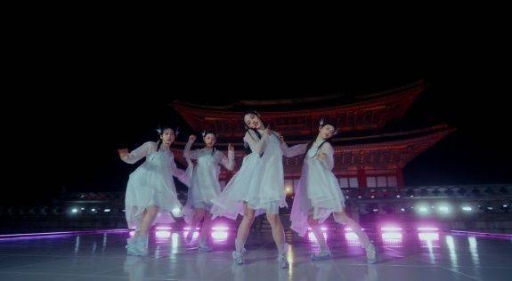 [서울=뉴시스] 뉴진스 근정전 무대. (사진 = KBS 제공) 2024.05.16. photo@newsis.com *재판매 및 DB 금지