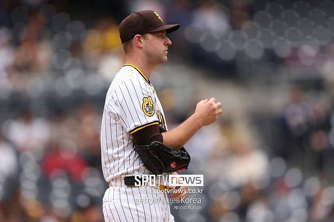 ▲ 선발 마이클 킹은 5⅓이닝 동안 8피안타 6실점으로 고전하며 시즌 4번째 패배를 안았다.&nbsp;샌디에이고는 이날 공격이 총 4안타에 그치며 힘을 쓰지 못했다.