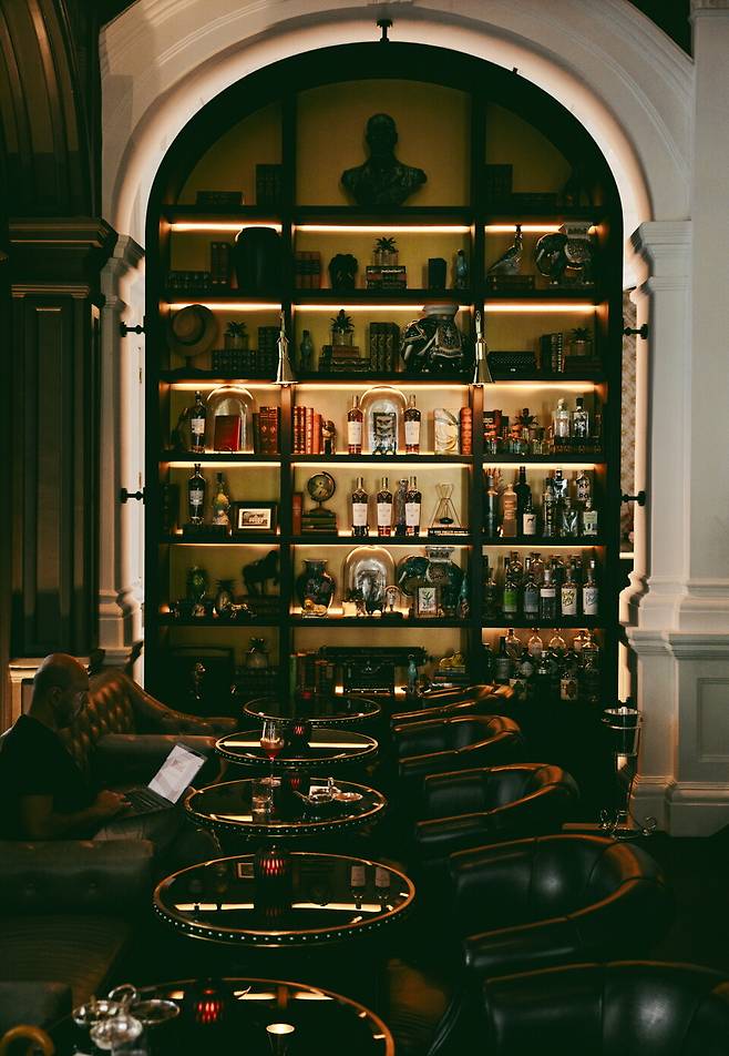 저녁이 깊어질수록 더 근사해지는 라이터스 바