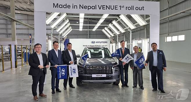 현대차는 네팔 KD 공장에서 베뉴 1회차를 생산했다.(현대차 제공)