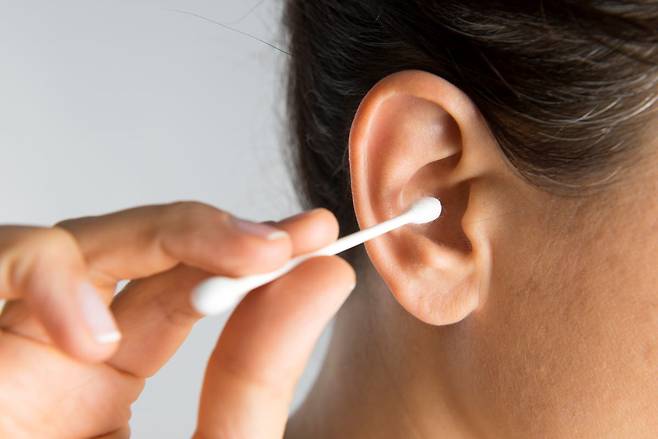 귀를 잘못 팠다가 악성 외이도염이 생기면 뇌신경 마비로 이어질 가능성이 있다./사진=게티이미지뱅크