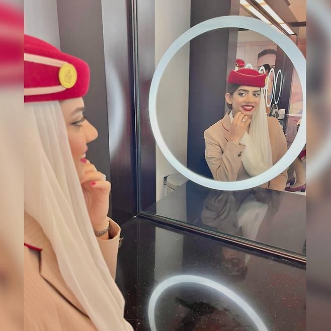 <instagram @cabincrewemirates>