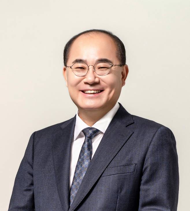 부산대학교 22대 총장에 취임한 최재원 교수. 부산대 제공
