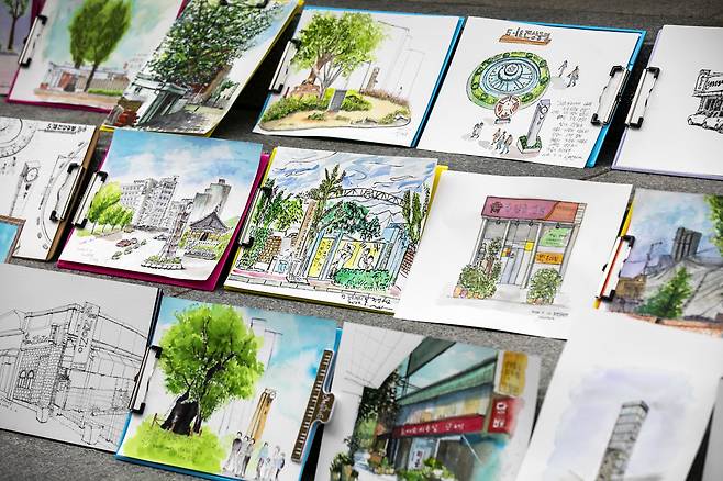 광주 동구의 5·18 사적지를 그린 어반스케쳐스 참가자들의 그림. ⓒ시사IN 신선영