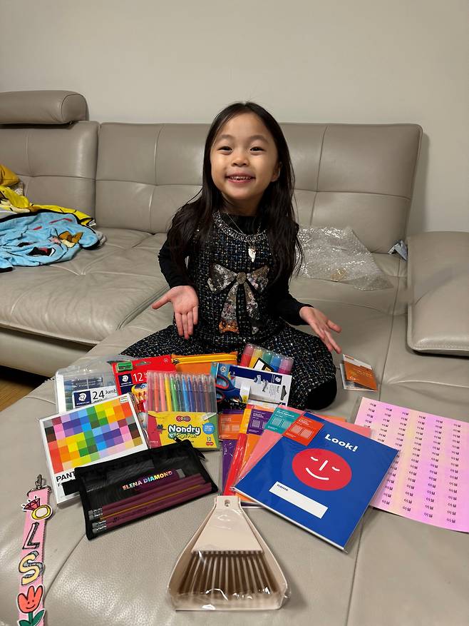 11번가는 임직원 자녀에게 입학 선물을 제공하고 있다. [11번가 제공]