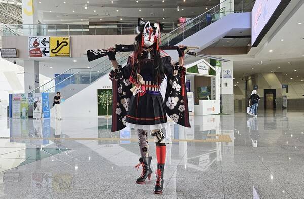 - 와카모 코스튬 플레이를 선보인 트위터 강백월 님