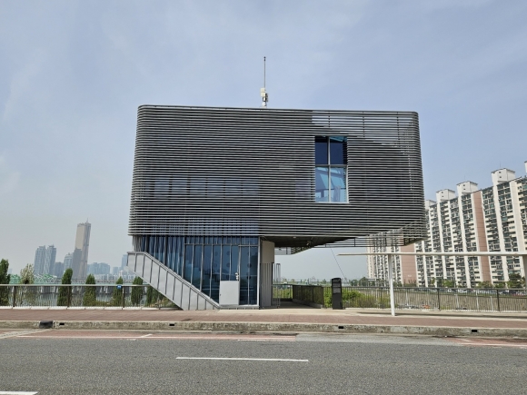 오는 7월 문을 여는 서울 용산구 한강대교의 ‘다리 위 전망호텔’의 모습. 서울시 제공