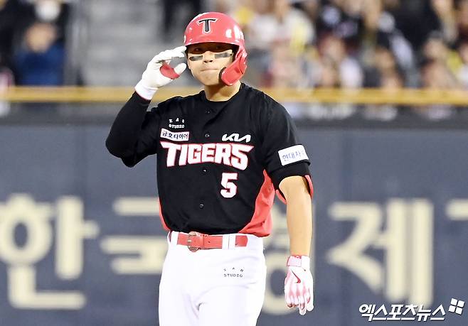 김도영은 18일 창원 NC파크에서 열린 '2024 신한 SOL Bank KBO 리그' NC와 주말 3연전 두 번째 경기에서 1번타자 3루수로 선발 출전. 손목 타박상을 털어내고 선발 출전하자마자 맹활약하며 팀 승리를 견인했다. 엑스포츠뉴스 DB