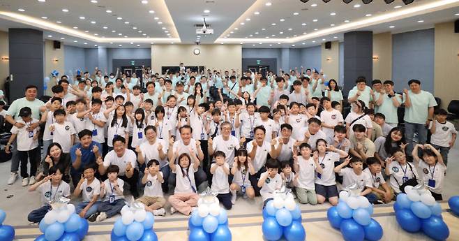 한국공항이 5월 가정의 달을 맞아 지난 17일 임직원 가족을 초청하는 ‘KAS 패밀리 데이’ 행사를 성황리에 개최했다고 20일 밝혔다.(사진=한국공항)