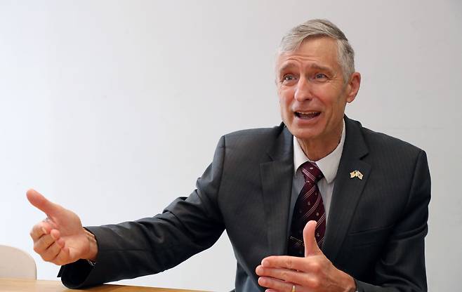 미국의 북한 전문가 브루스 베넷 박사(RAND 연구소)가 2022년 8월 31일 서울 중구 조선일보미술관에서 본지와 인터뷰를 하고 있다. /남강호 기자