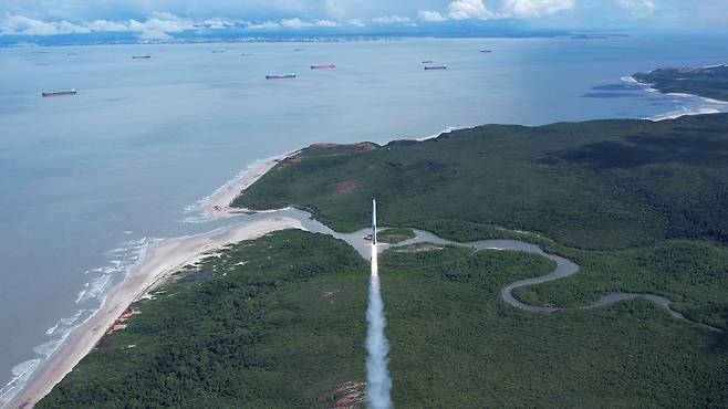 지난해 3월 브라질 알칸타라 우주센터에서 발사된 시험발사체 '한빛-TLV'./이노스페이스