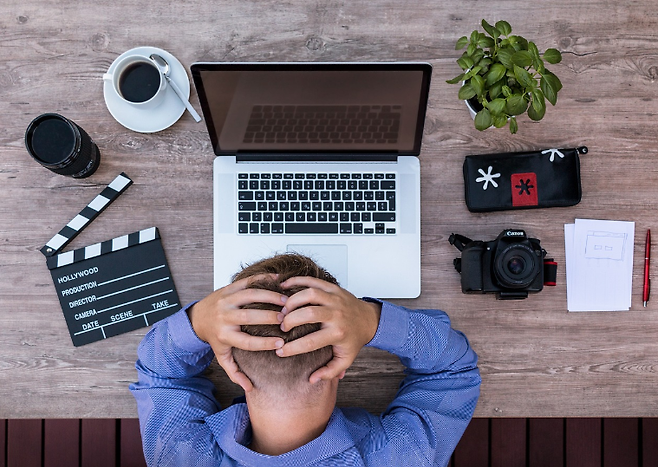 진통제 먹어도 머리 계속 아프면..? "뇌질환 의심해