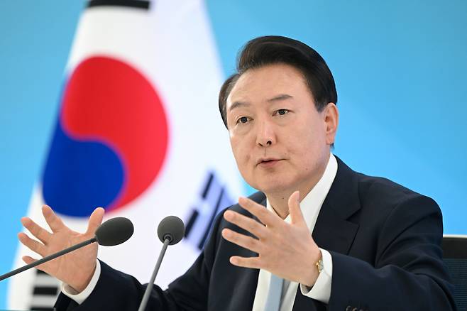윤석열 대통령이 지난 17일 세종특별자치시 정부세종청사에서 열린 2024년 국가재정전략회의에서 마무리 발언을 하고 있다. [연합]