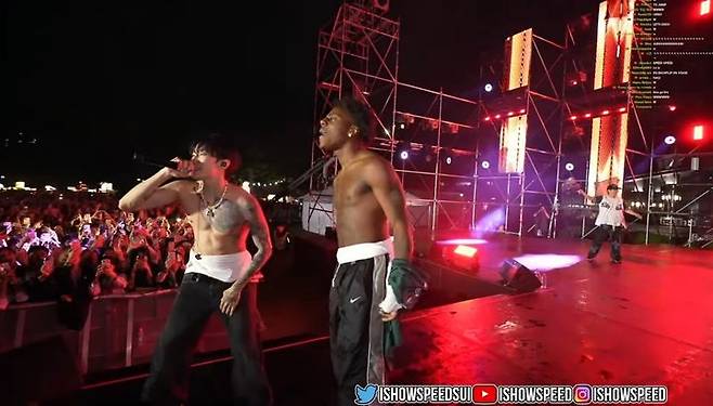 [서울=뉴시스] 성균관대 축제에 특별 게스트로 무대에 오른 아이쇼스피드 (사진=아이쇼스피드 유튜브 영상 캡처) 2024.5.20. photo@newsis.com *재판매 및 DB 금지 *재판매 및 DB 금지