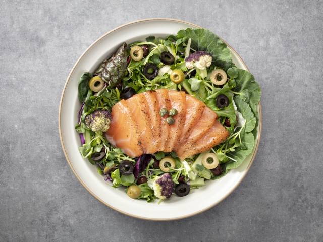 연어 샐러드. 이미지투데이