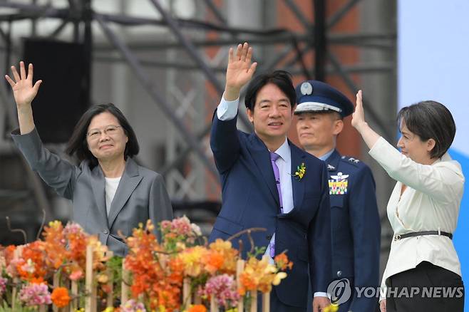 라이칭더 신임 대만 총통(가운데) [AFP=연합뉴스]