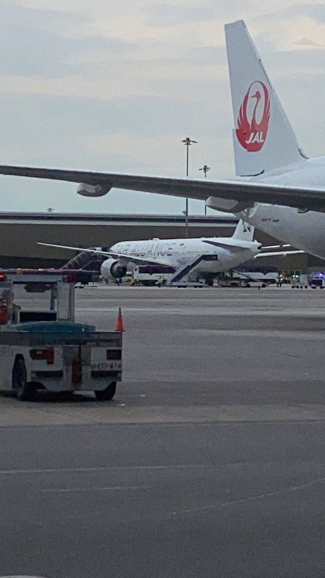 21일 태국 방콕 수완나품 국제공항에 싱가포르 항공기가 비상 착륙을 요청했다./로이터 뉴스1