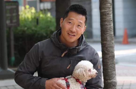 강형욱 보듬컴퍼니 대표의 직장 내 괴롭힘과 갑질 의혹이 일파만파 커지고 있는 가운데, 그가 고정으로 출연하는 예능 프로그램 '개는 훌륭하다'는 결방됐다. 사진은 강 대표. [사진=강형욱의 보듬TV 캡쳐]