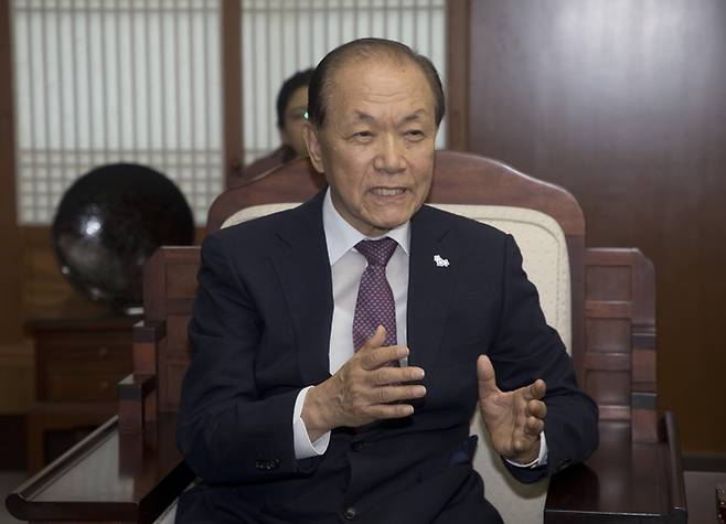 지난 20일 오후 국민의힘 황우여 비상대책위원장이 서울 종로구 한국불교역사 문화기념관을 방문 대한불교조계종 총무원장인 진우스님을 예방하고 있다. 국회사진기자단