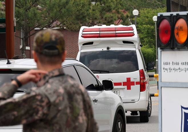 An ambulance enters the Republic of Korea Army's 32nd Infantry Division in Sejong, where a hand grenade explosion killed one recruit and injured a noncommissioned officer Tuesday. (Yonhap)