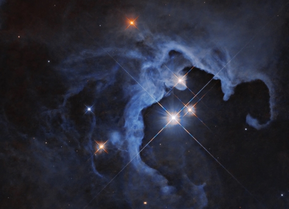 허블우주망원경이 포착한 삼중성계 ‘HP 타우’(HP Tau). 사진=NASA, ESA, G. Duchene(Universite de Grenoble I)