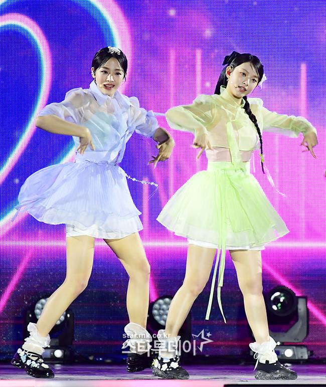 그룹 뉴진스 민지(왼쪽)와 해린. <강영국 기자>