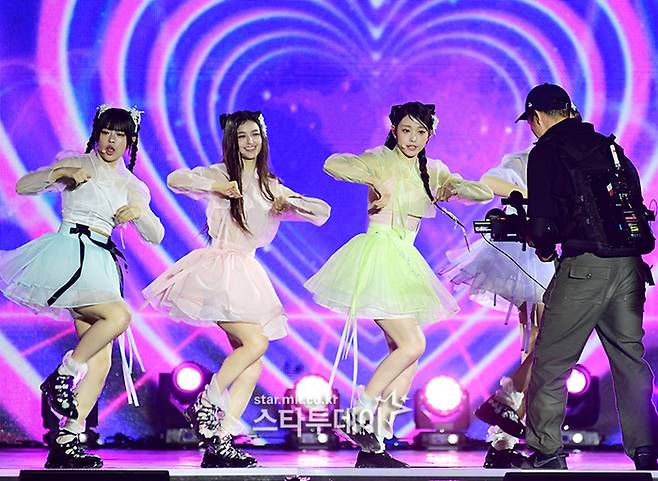 그룹 뉴진스. <강영국 기자>