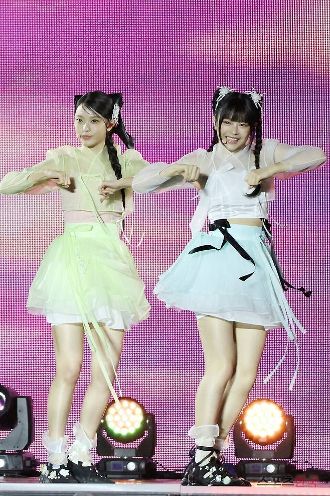 '코리아 온 스테이지' 무대에 오른 그룹 뉴진스. ⓒ이혜영 기자 lhy@hankooki.com