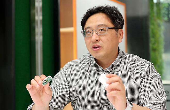 박성민 큐어스트림 대표 겸 포스텍 교수가 지난 3일 서울 마포구 서울창업허브에서 조선비즈와 인터뷰를 하고 있다. 큐어스트림은 당뇨병 환자를 위한 인공췌장 시스템으로 자동 혈당관리를 해주는 서비스를 만드는 딥테크 스타트업이다./남강호 기자
