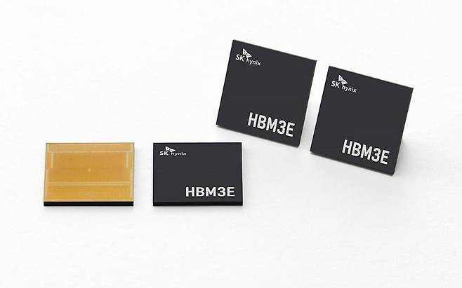 SK하이닉스의 5세대 고대역폭메모리 'HBM3E'./SK하이닉스 제공