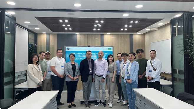 우즈베키스탄 디지털기술부 산하 기관 IT 파크(Park) 운영인력으로 구성된 한국 초청연수단이 다인리더스를 방문했다.